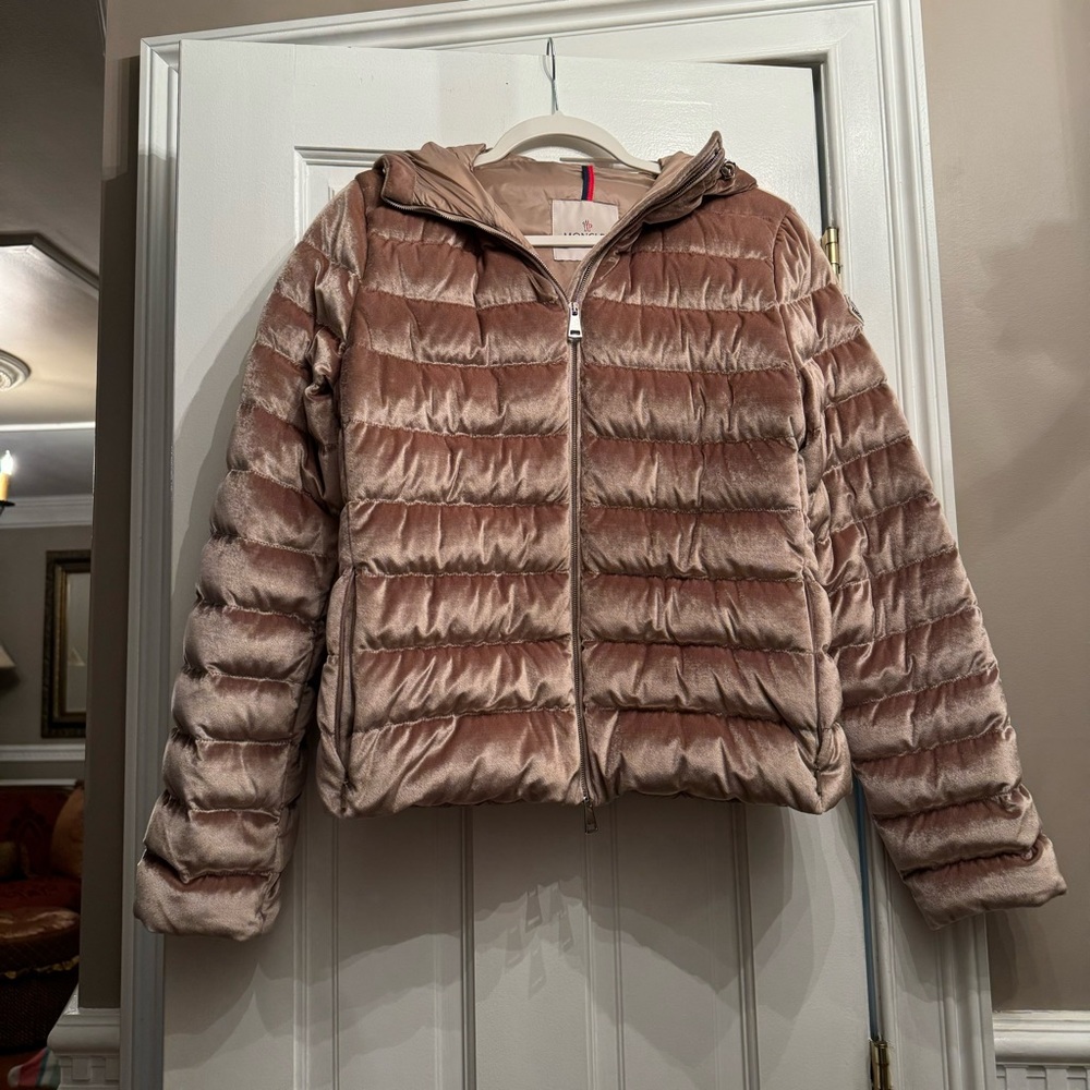 MONCLER DUSTY PINK VELVET WINTER LIGHT PUFFER COAT